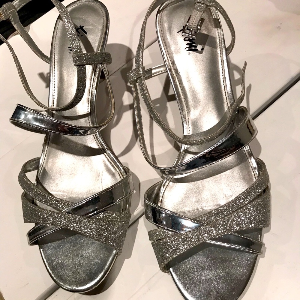 Silver Sandals with gorgeous sparkle detail